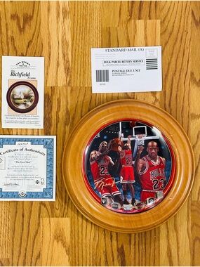 Michael Jordan "The Last Shot" Collectors Plate With Wood Frame with COA